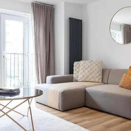Luxurious Two-Bed Stay: Mcr-3